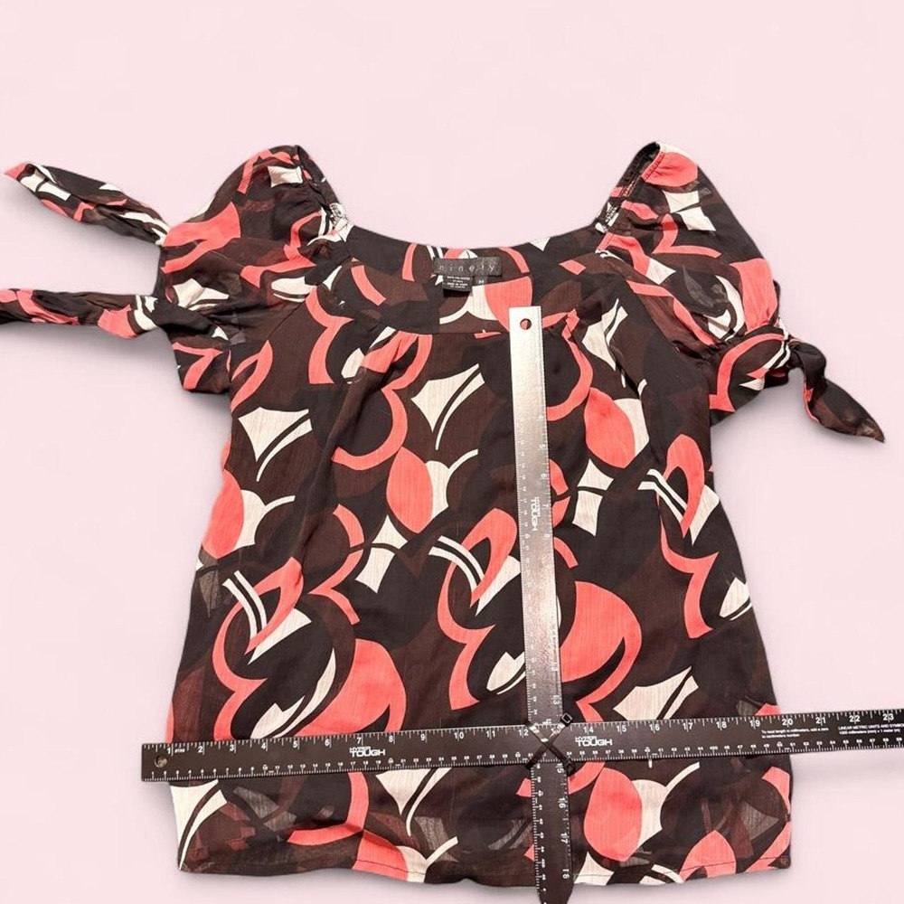Y2K ninety pink/black graphic print on or off the shoulder top - Picture 5 of 8